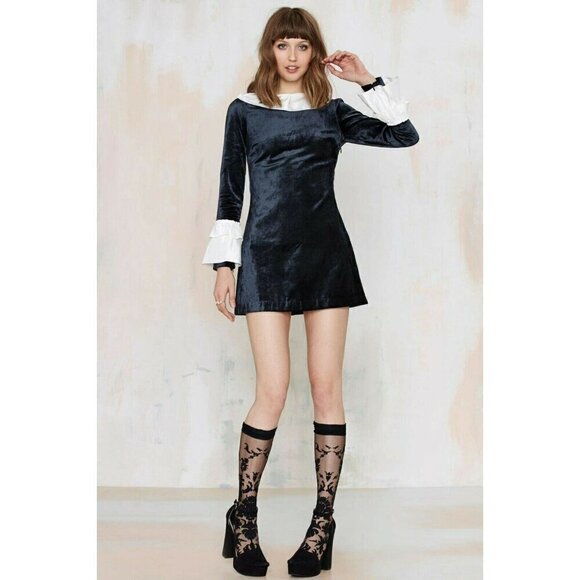 Nasty Gal To Be Adored Aga A-Line Ruffle Sleeve Velvet Dress - Picture 8 of 11
